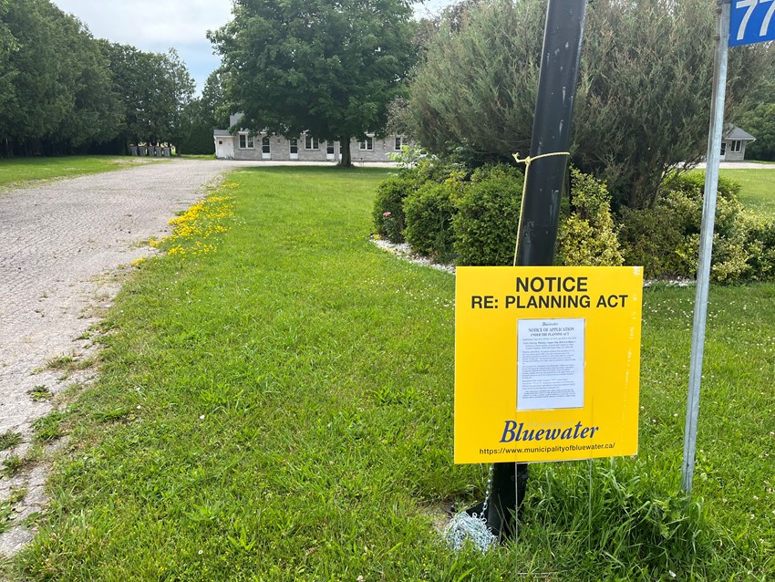 Picture of a notice planning act sign